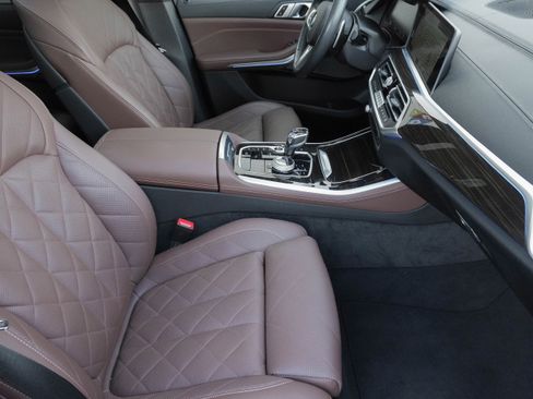 Used 2023 BMW X5 xDrive40i w/ Executive Package image 12