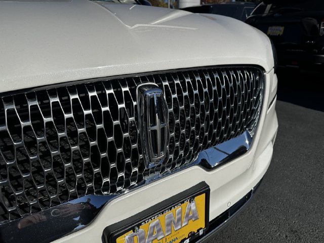 Certified 2021 Lincoln Aviator Reserve w/ Elements Package Plus AWD/4WD image 10