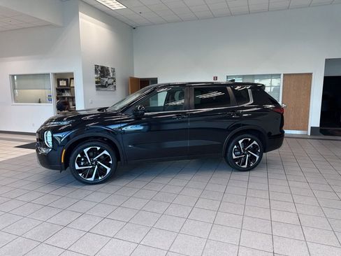 Used 2022 Mitsubishi Outlander SE image 5