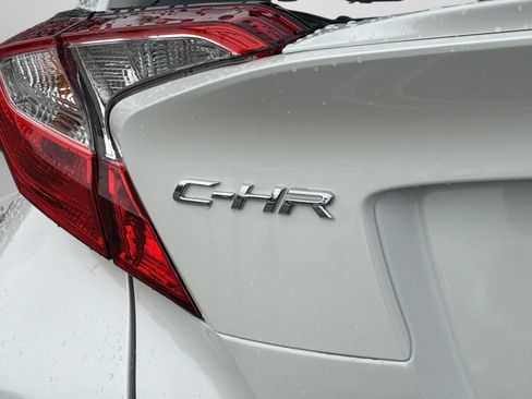 Used 2021 Toyota C-HR Limited FWD image 9
