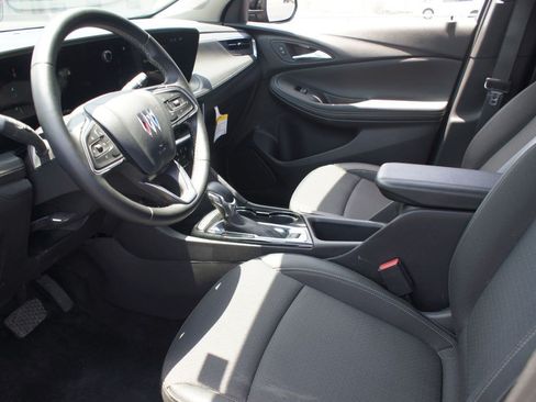 Used 2025 Buick Encore GX Preferred AWD/4WD image 11