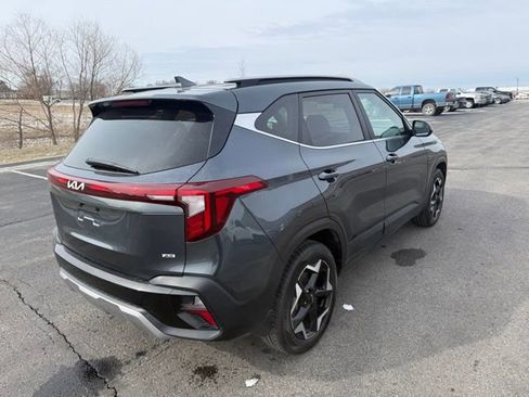Used 2024 Kia Seltos EX image 7
