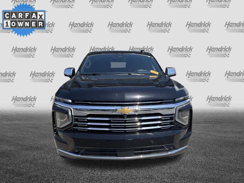 Used 2025 Chevrolet Suburban Premier AWD/4WD image 3