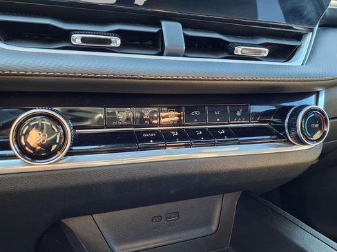 Used 2025 Chevrolet Equinox LT image 10