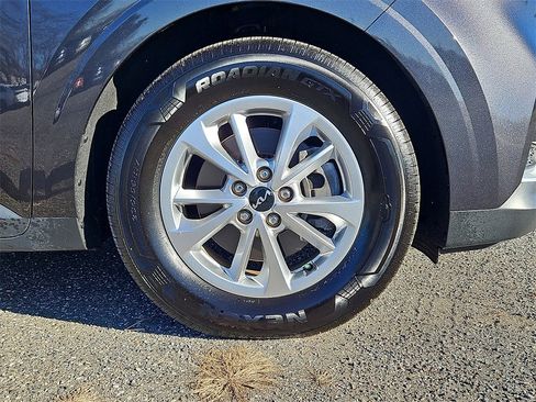 Certified 2023 Kia Carnival LX image 9