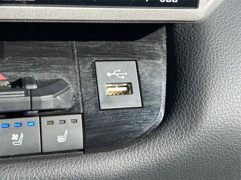 Used 2023 Toyota Tundra Limited image 37