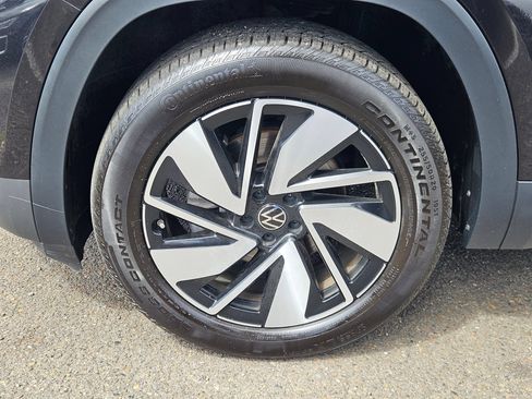 Used 2025 Volkswagen Atlas SE AWD/4WD image 33