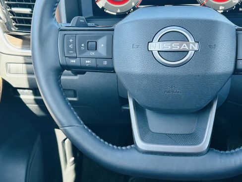 Used 2025 Nissan Rogue Platinum w/ Platinum Premium Package AWD/4WD image 19