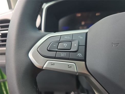 New 2026 Volkswagen Taos SE FWD image 22