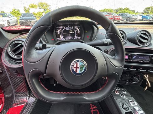 Used 2016 Alfa Romeo 4C Coupe w/ Coupe Track Package 1 RWD image 2