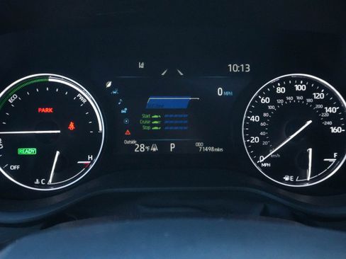 Used 2021 Toyota Sienna Limited image 17