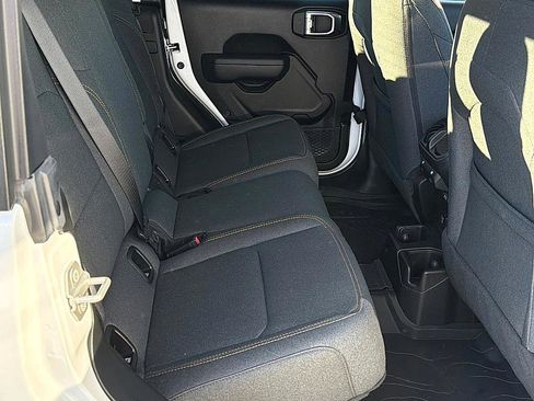 Used 2024 Jeep Gladiator Sport image 27