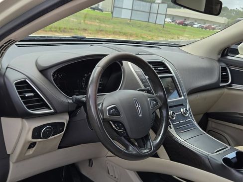 Used 2016 Lincoln MKX Select w/ Select Plus Package FWD image 15