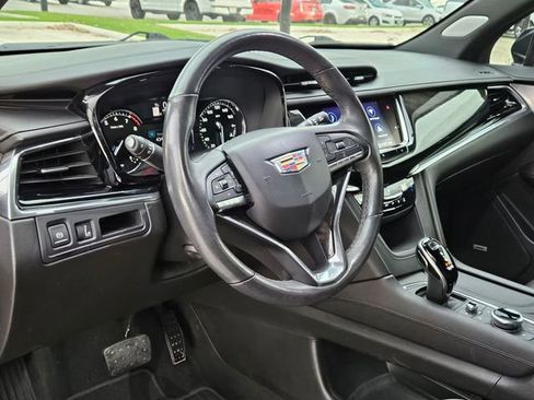 Used 2020 Cadillac XT6 Premium Luxury image 9