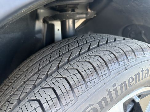 Certified 2025 Mercedes-Benz GLB 250 4MATIC image 12