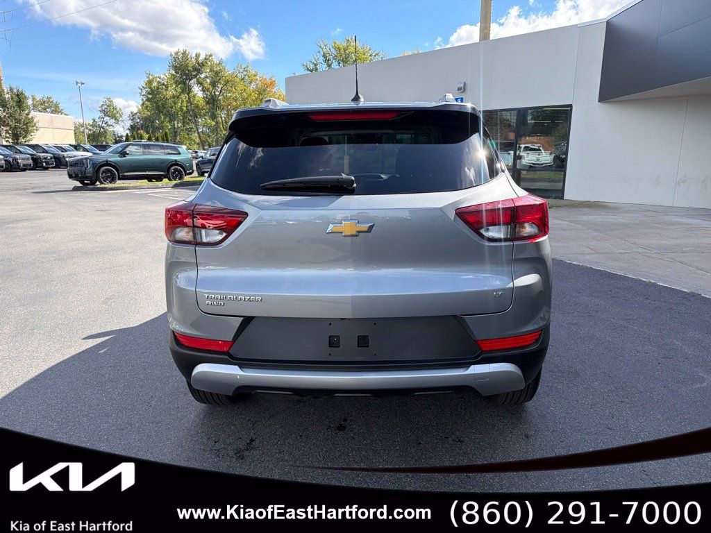 Used 2023 Chevrolet TrailBlazer LT w/ Convenience Package AWD/4WD image 9