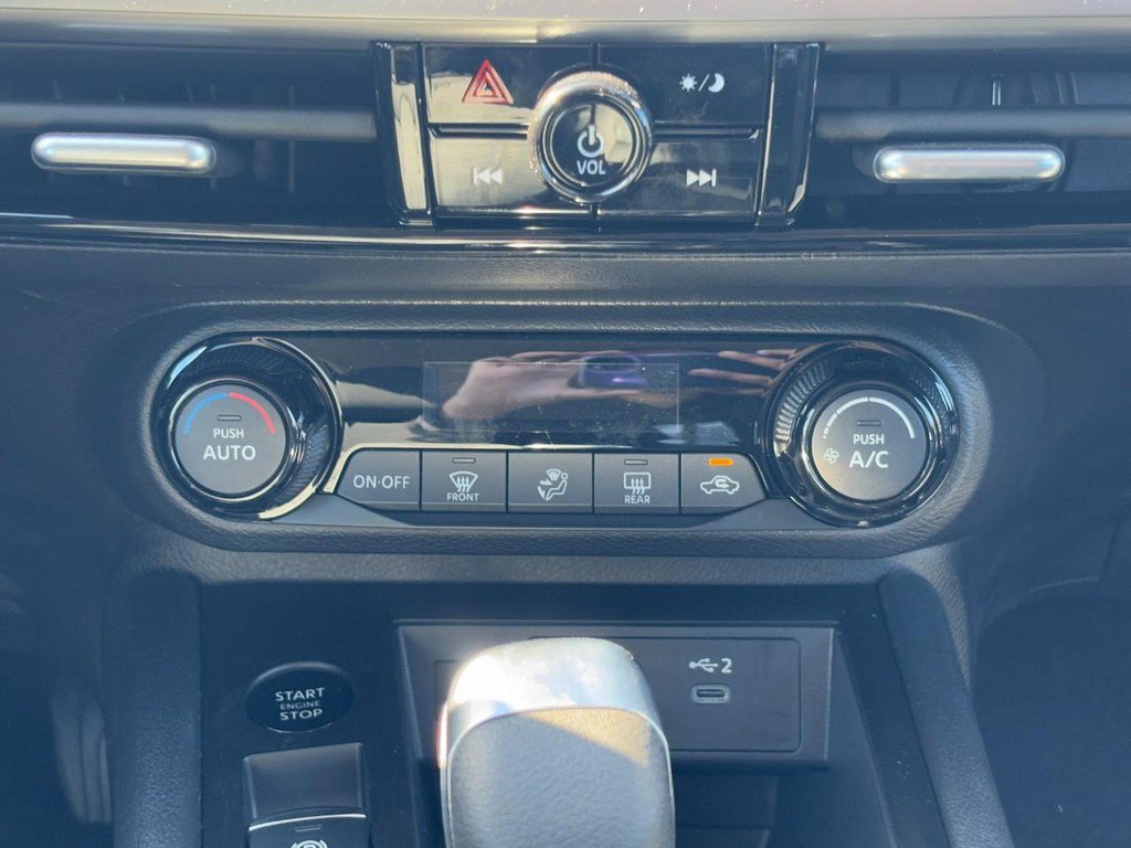 Used 2026 Nissan Kicks SV w/ Cold Weather Package AWD/4WD image 9