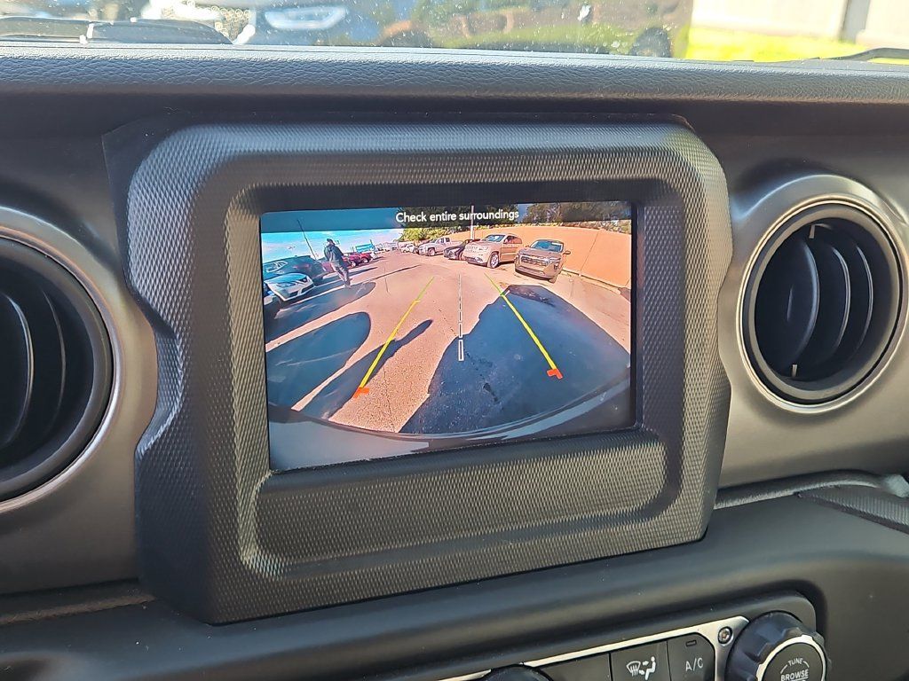 Used 2022 Jeep Wrangler Unlimited Sport AWD/4WD image 31