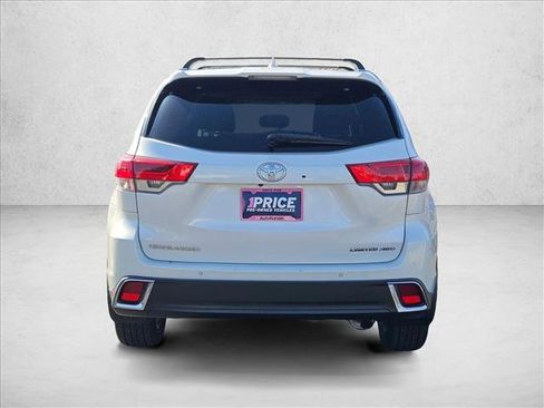 Used 2019 Toyota Highlander Limited image 7