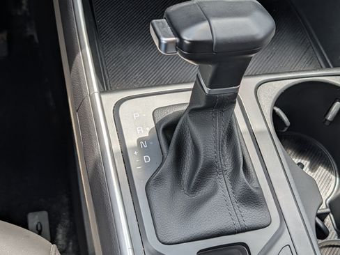 Certified 2026 Kia Carnival FWD image 23