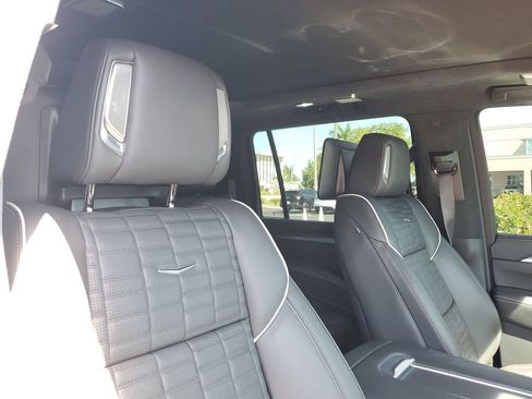 Certified 2025 Cadillac Escalade ESV V w/ LPO, ONYX Package AWD/4WD image 25