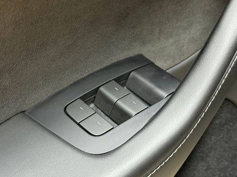 Used 2023 Tesla Model Y Long Range image 13