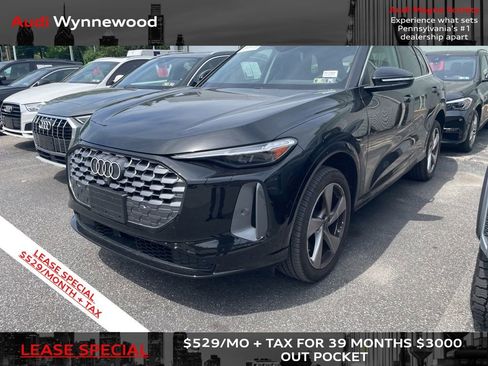 Used 2025 Audi Q5 Premium Plus w/ Premium Plus AWD/4WD image 2
