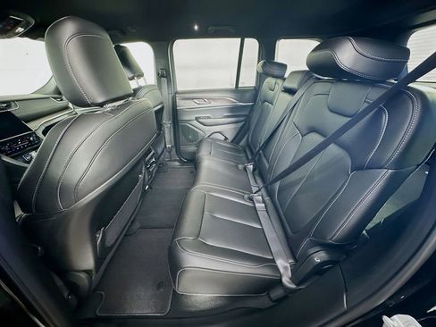 New 2025 Jeep Grand Cherokee Limited image 31