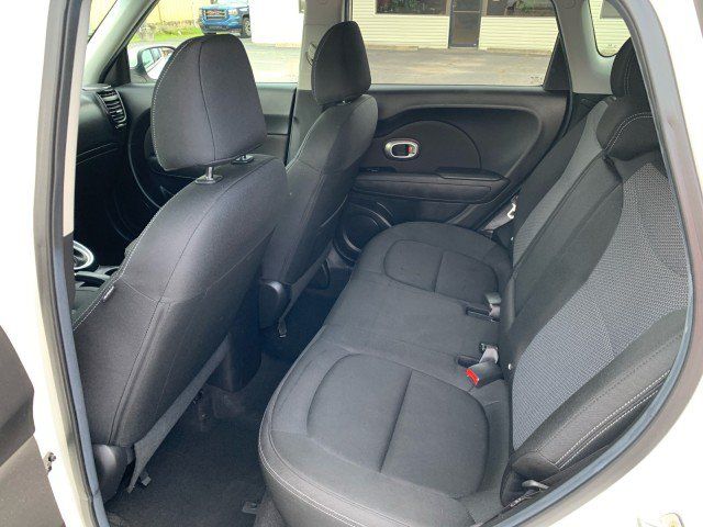 Used 2019 Kia Soul + FWD image 11