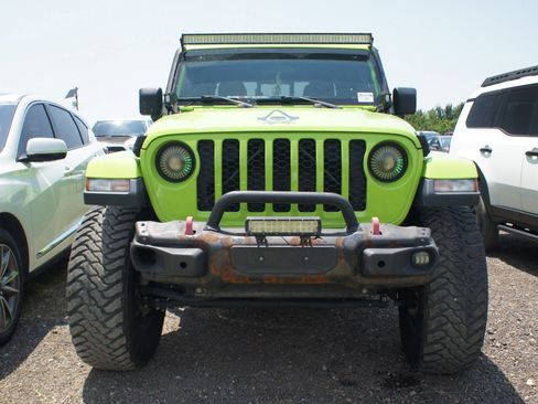 Used 2021 Jeep Gladiator Sport AWD/4WD image 2