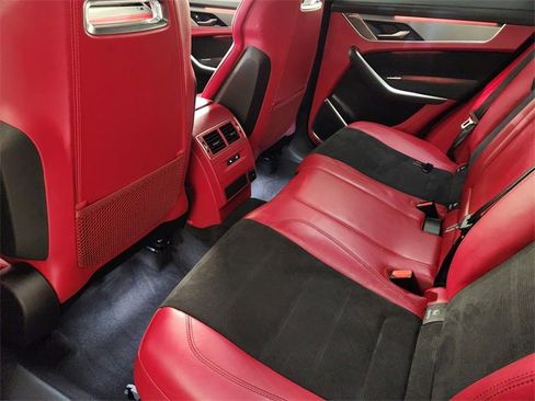 Used 2022 Jaguar F-PACE SVR image 30