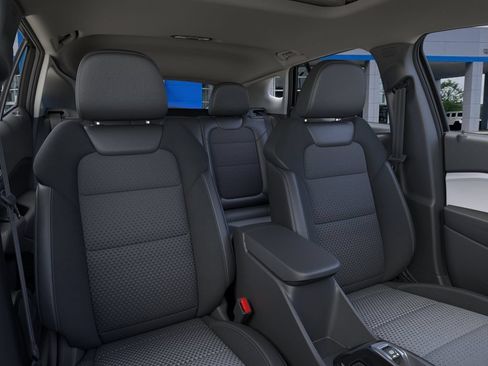 New 2026 Chevrolet Trax LT w/ Sunroof Package FWD image 17