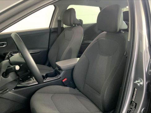 Used 2025 Kia K4 FWD image 22