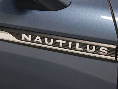 Used 2019 Lincoln Nautilus Reserve FWD image 12