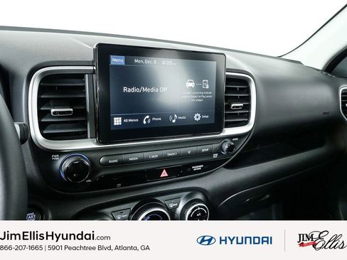 Certified 2025 Hyundai Venue SEL image 14