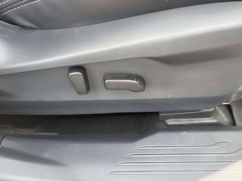 Used 2025 Subaru Outback Limited image 13