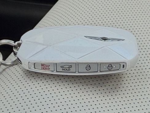 Used 2025 Genesis G70 2.5T image 21