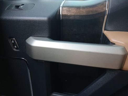 Certified 2022 Ford F250 Lariat w/ Lariat Ultimate Package image 16