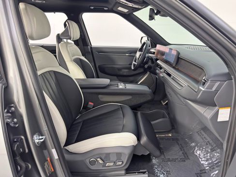 Used 2024 Kia EV9 GT-Line image 16