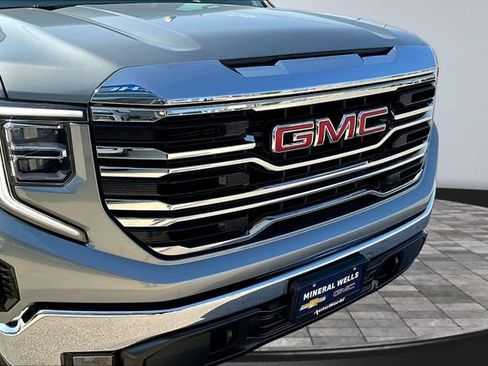Used 2025 GMC Sierra 1500 SLT AWD/4WD image 33
