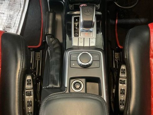 Used 2015 Mercedes-Benz G 63 AMG 4MATIC image 24