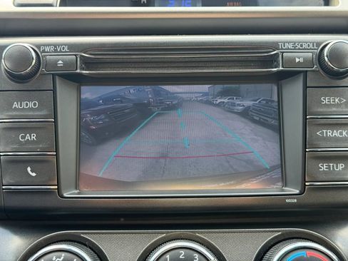 Used 2014 Toyota RAV4 LE FWD image 12