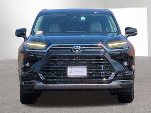 New 2026 Toyota Grand Highlander Platinum image 2