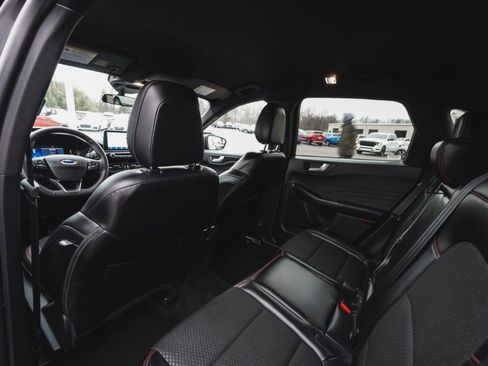 Used 2025 Ford Escape ST-Line image 32