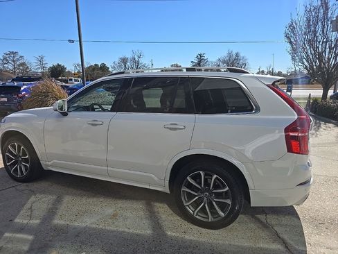 Used 2019 Volvo XC90 T6 Momentum w/ Protection Package Premier image 7