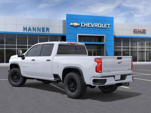 New 2026 Chevrolet Silverado 2500 ZR2 AWD/4WD image 3