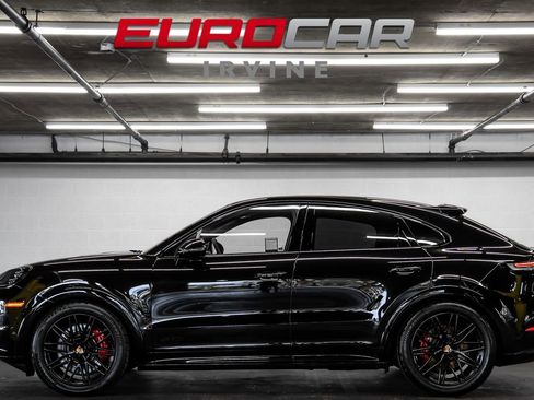 Used 2025 Porsche Cayenne GTS image 2