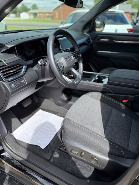 Used 2025 GMC Acadia Elevation FWD image 8