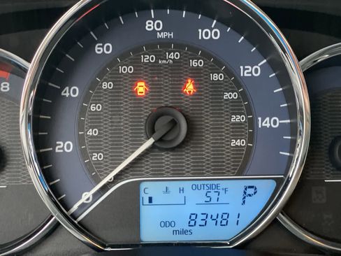 Used 2015 Toyota Corolla LE image 36