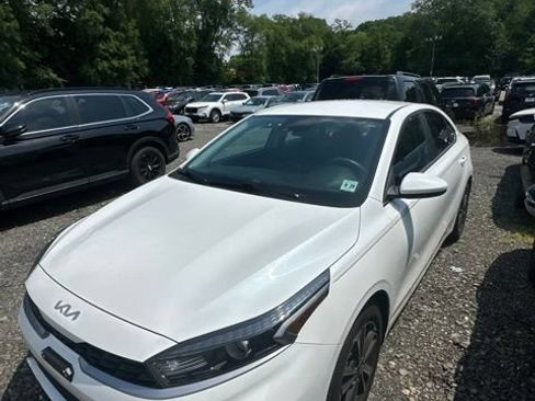 Used 2024 Kia Forte LXS FWD image 5